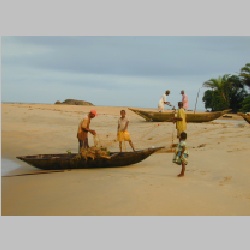 Kribi-Strand-Fischer.jpg
