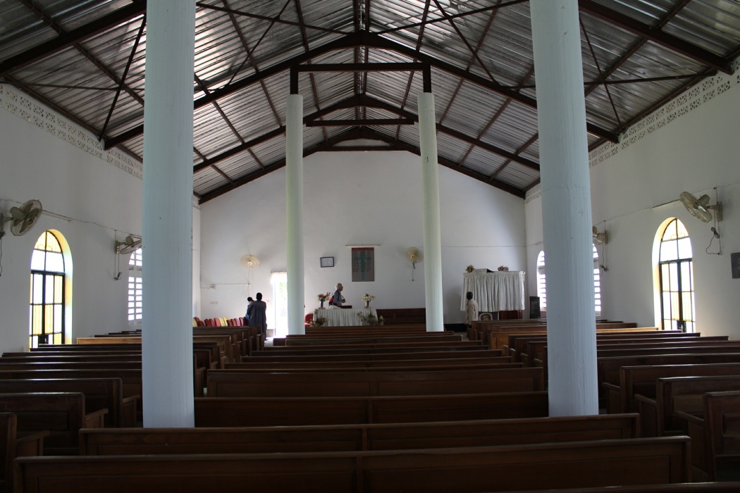 l'intérieur de la nouvelle église